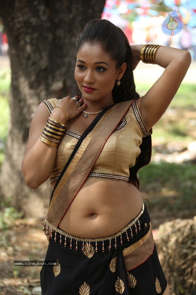 Agnes Sonkar Hot Stills - 55 / 152 photos