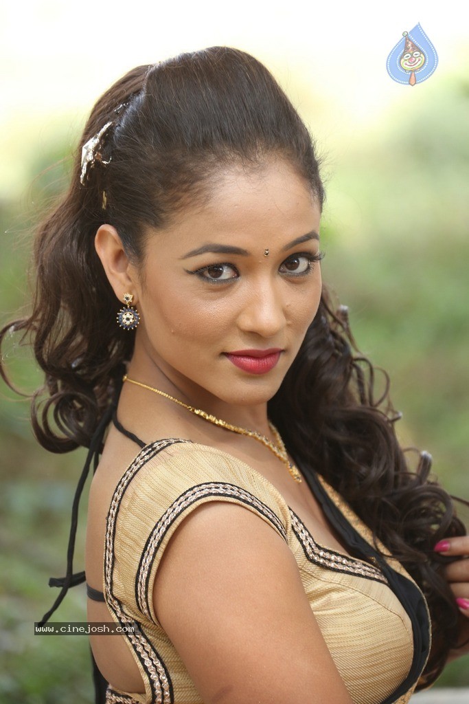 Agnes Sonkar Hot Stills - 139 / 152 photos