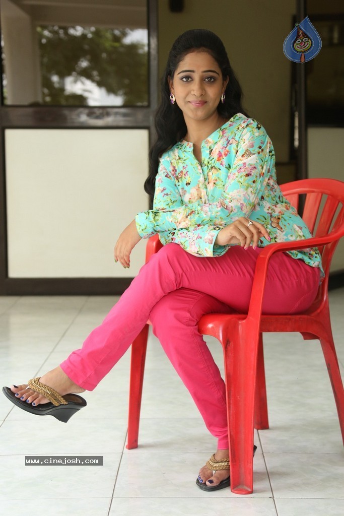 Aishwarya Latest Stills - 18 / 84 photos