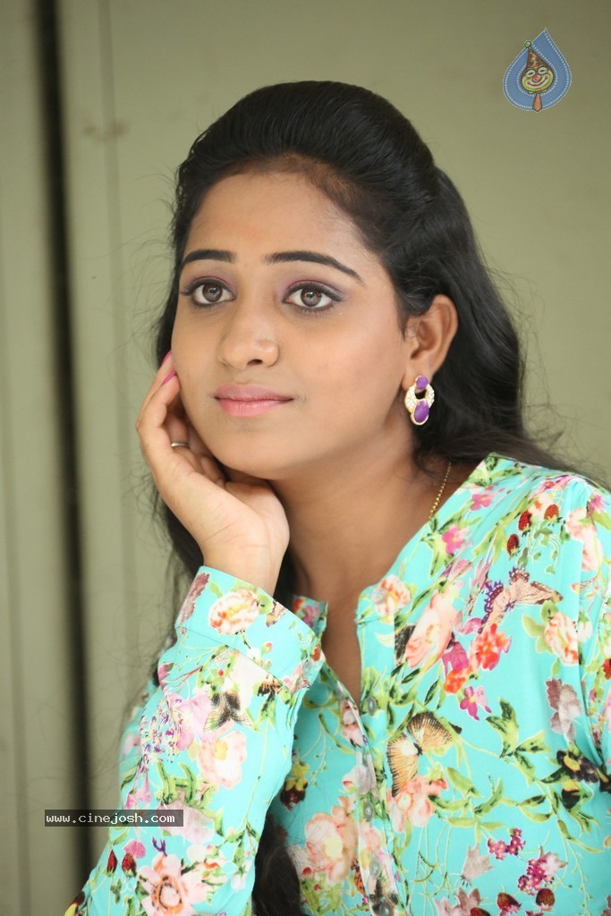 Aishwarya Latest Stills - 36 / 84 photos