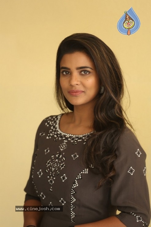 Aishwarya Rajesh Photos - 20 / 21 photos