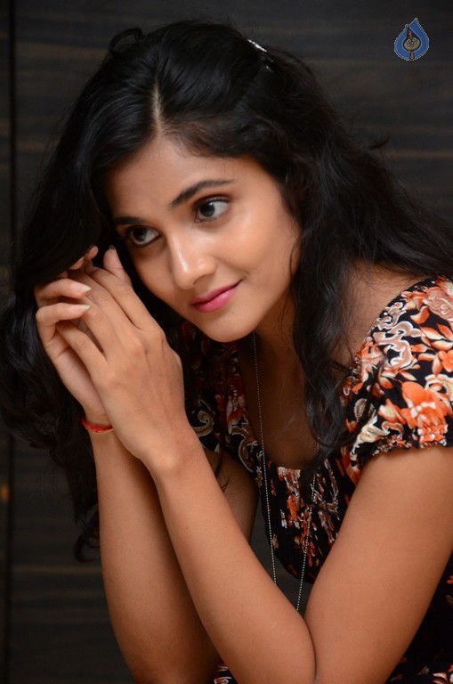 Aiswarya Photos - 20 / 25 photos