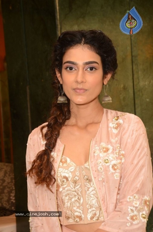 Aakanksha Singh Photos - 6 / 21 photos