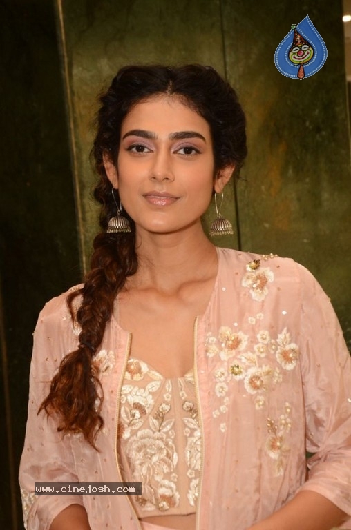 Aakanksha Singh Photos - 18 / 21 photos