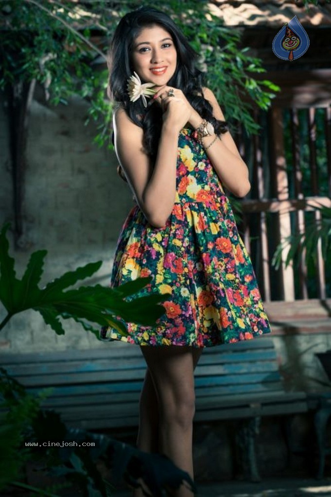 Akhila Kishore New Stills - 18 / 20 photos