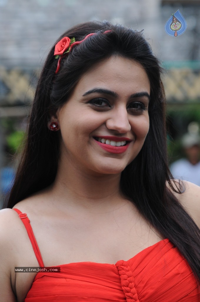 Aksha Hot Gallery - 49 / 66 photos
