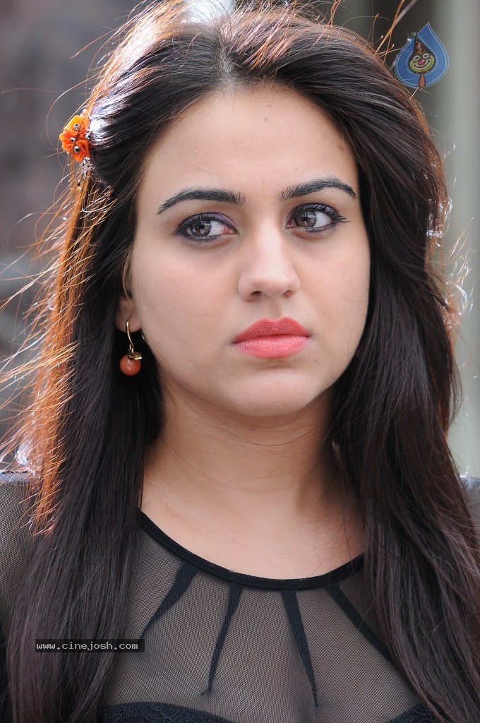 Aksha Hot Gallery - 59 / 66 photos