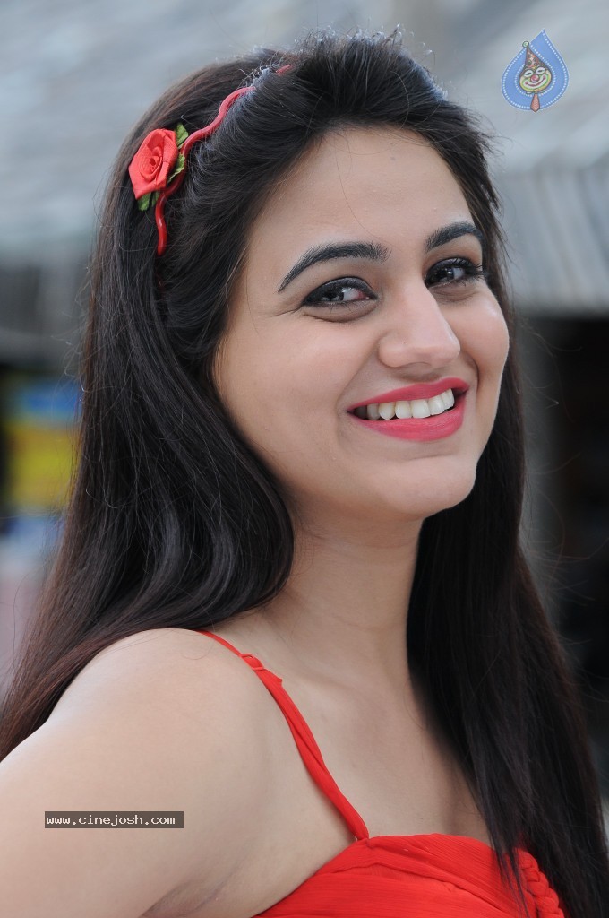 Aksha Hot Gallery - 60 / 66 photos