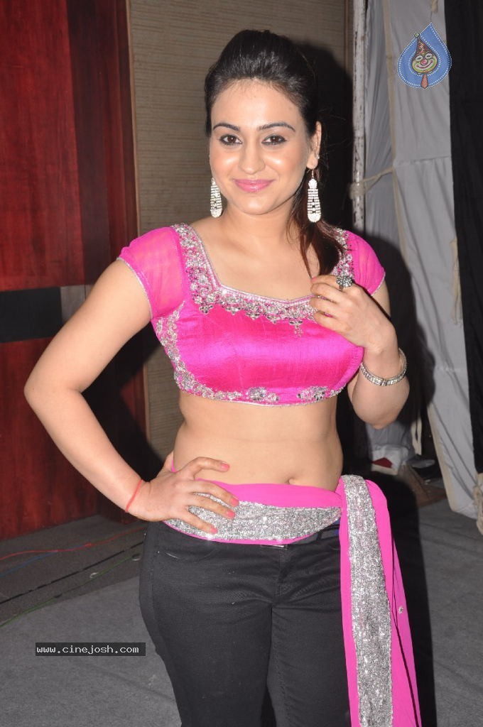 Aksha Hot Gallery - 5 / 53 photos