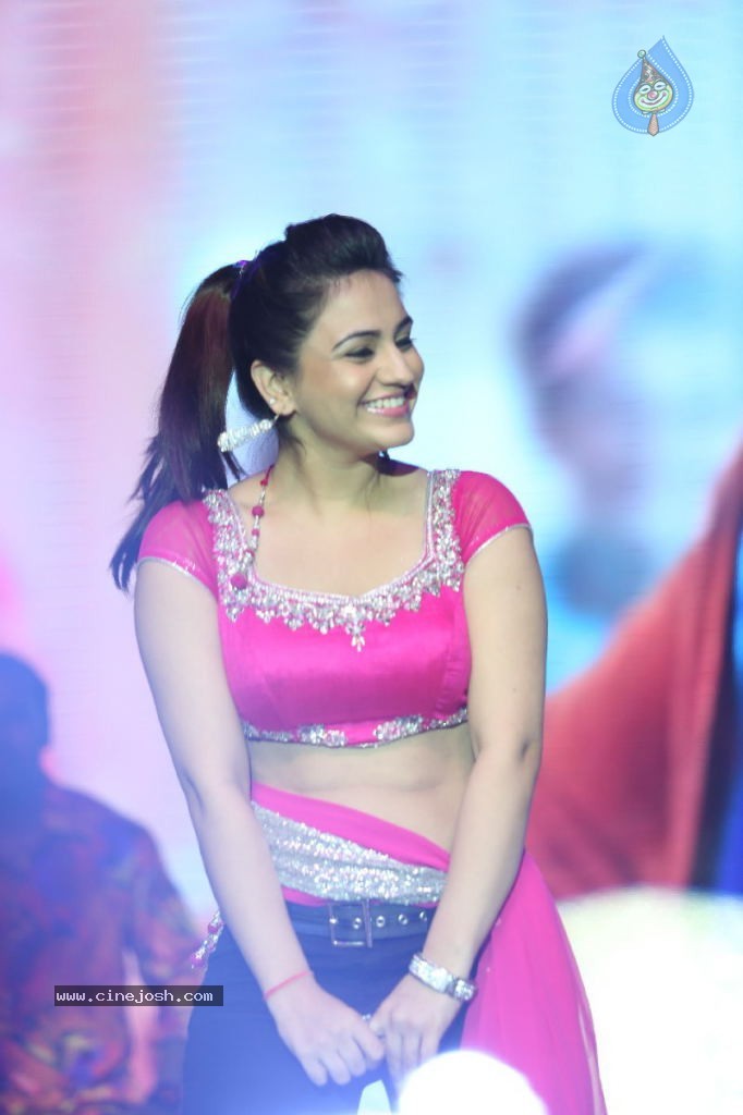 Aksha Hot Gallery - 16 / 53 photos