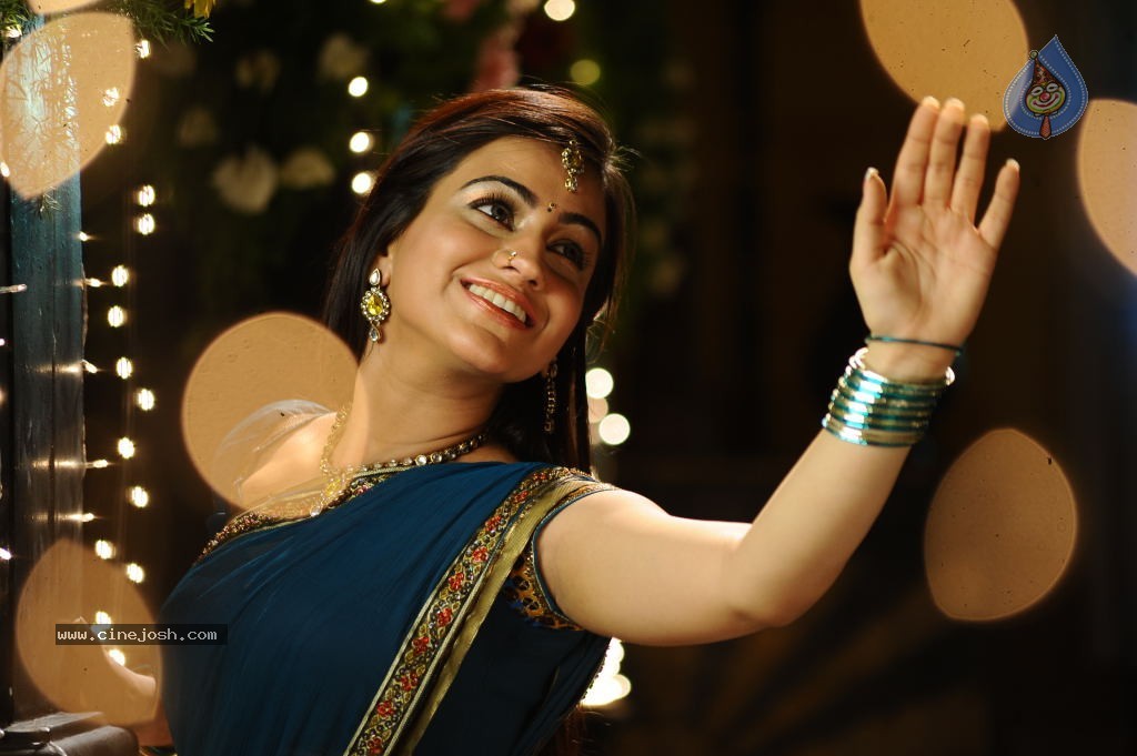 Aksha Latest Gallery - 1 / 42 photos