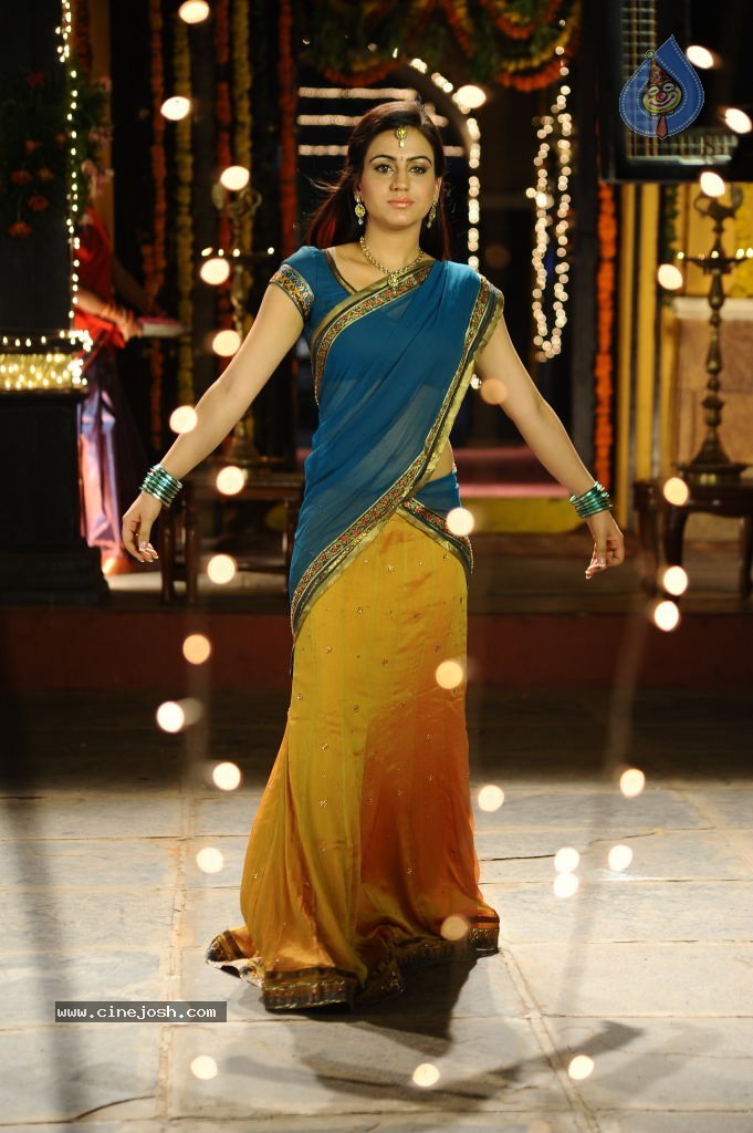 Aksha Latest Gallery - 13 / 42 photos