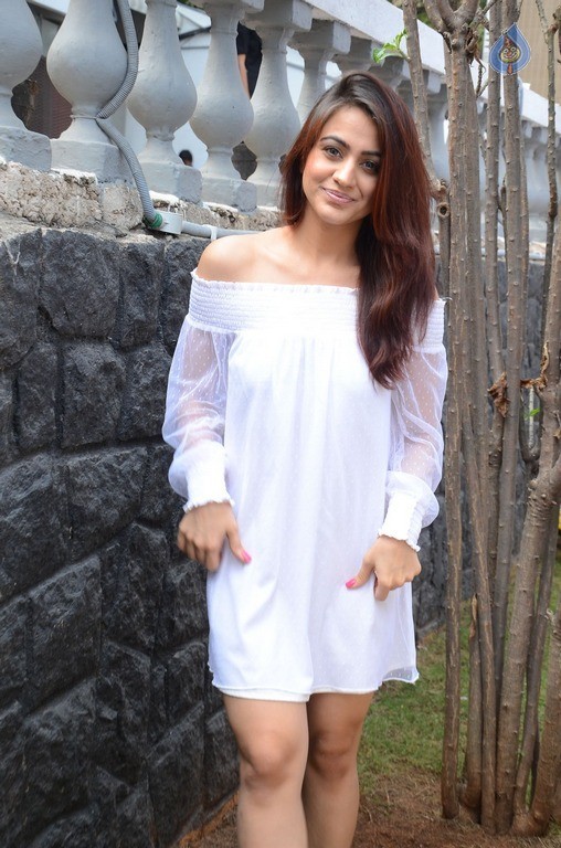 Aksha Latest Gallery - 21 / 34 photos