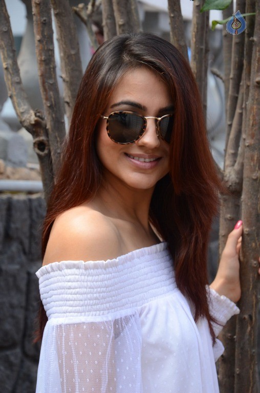 Aksha Latest Gallery - 22 / 34 photos