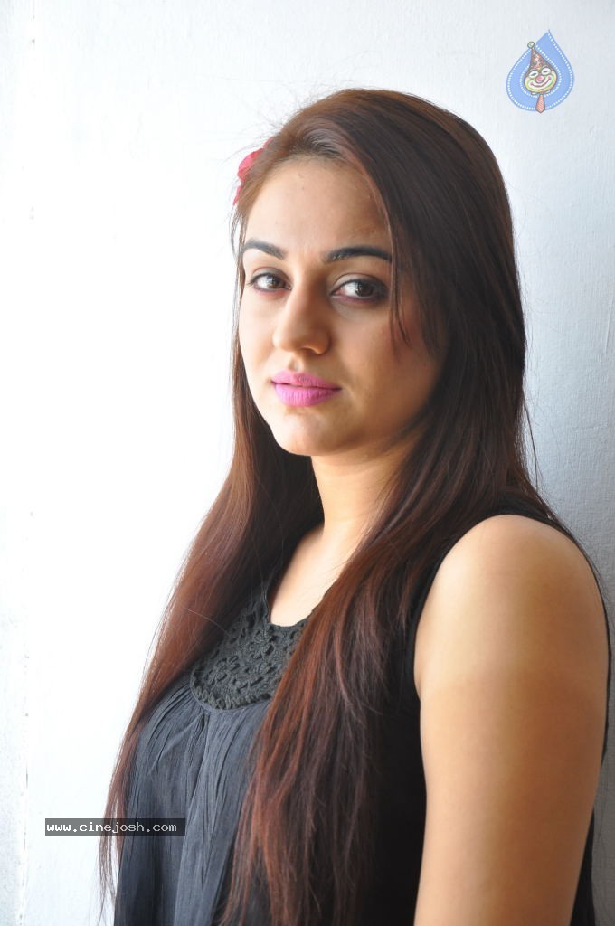 Aksha Latest Photos - 47 / 50 photos