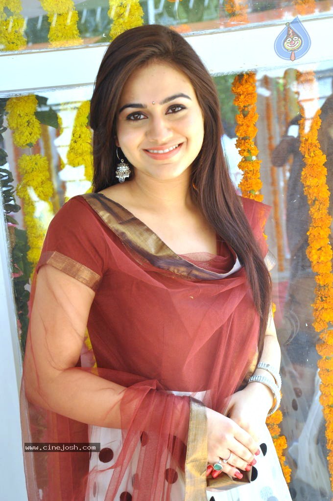 Aksha Latest Stills - 45 / 72 photos