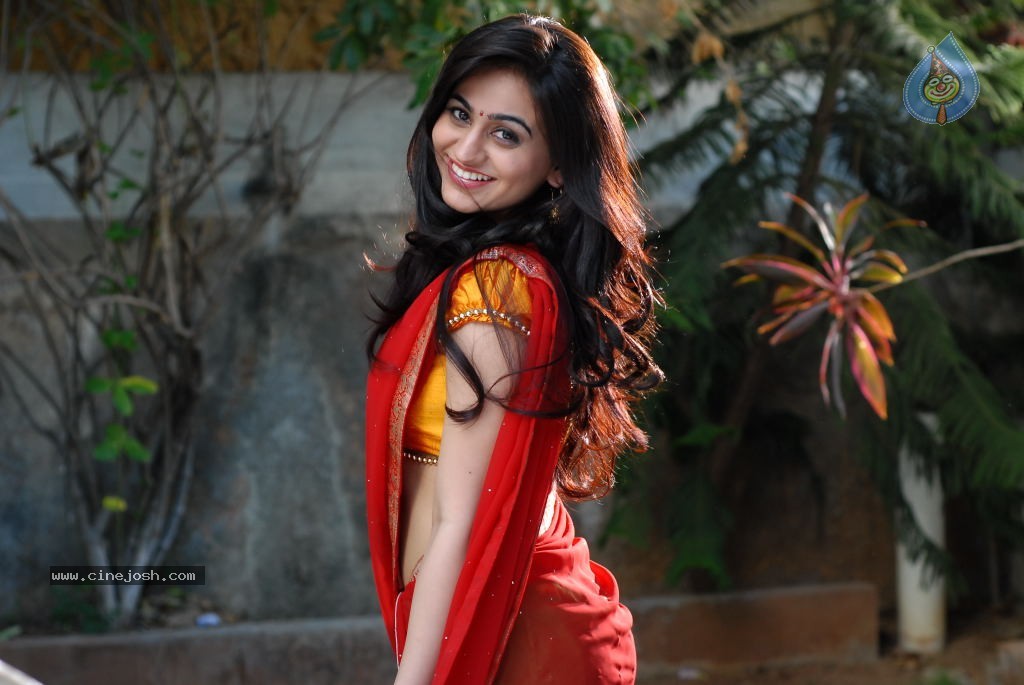 Aksha New Gallery - 36 / 42 photos