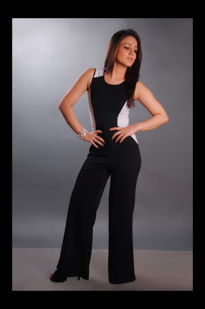 Aksha New Photos - 8 / 20 photos