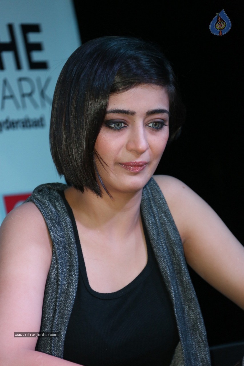 Akshara Haasan at Shamitabh PM - 57 / 60 photos
