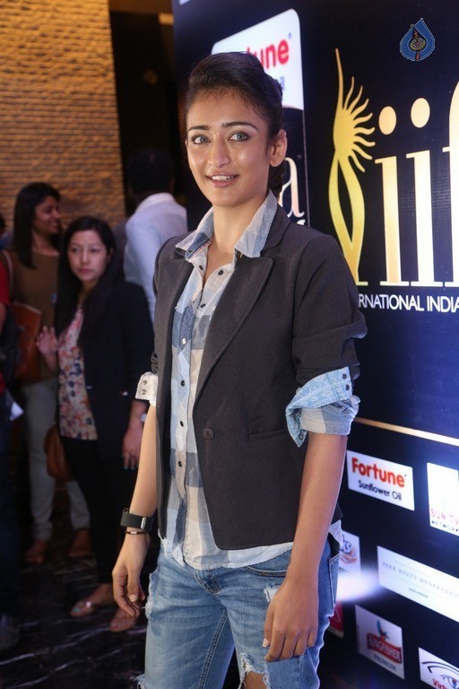 Akshara Haasan Photos - 21 / 30 photos