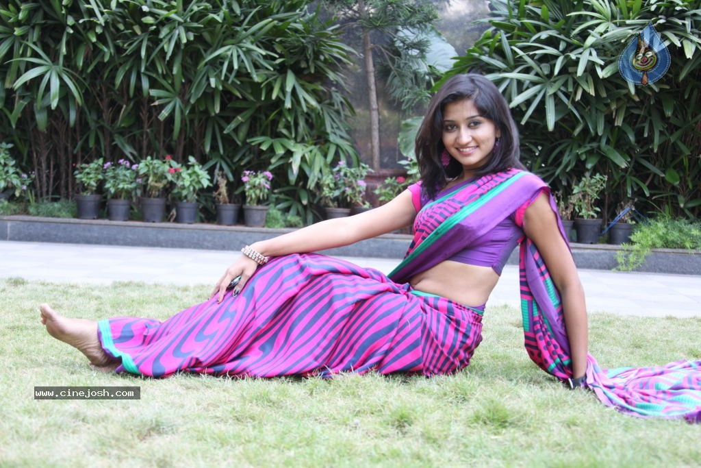 Akshaya Hot Photos - 17 / 143 photos