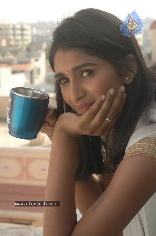 Akshaya Stills - 4 / 37 photos