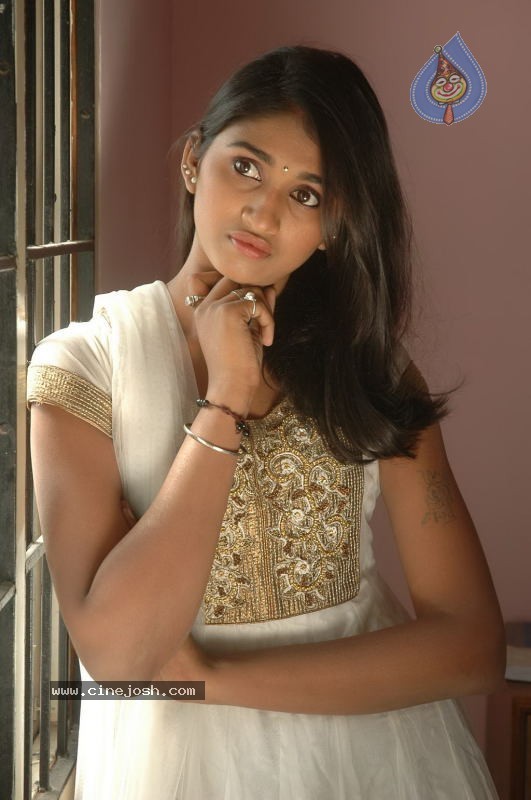 Akshaya Stills - 9 / 37 photos