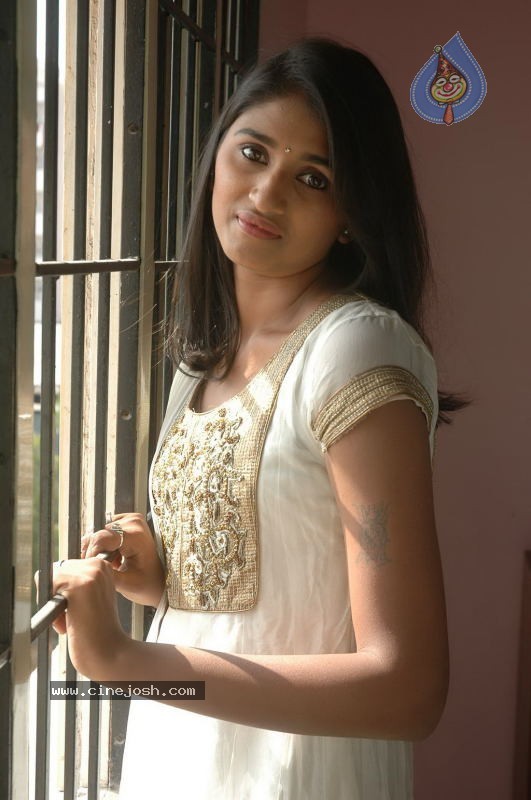 Akshaya Stills - 24 / 37 photos
