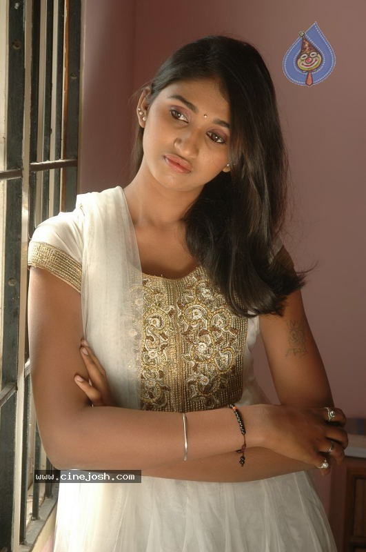 Akshaya Stills - 32 / 37 photos