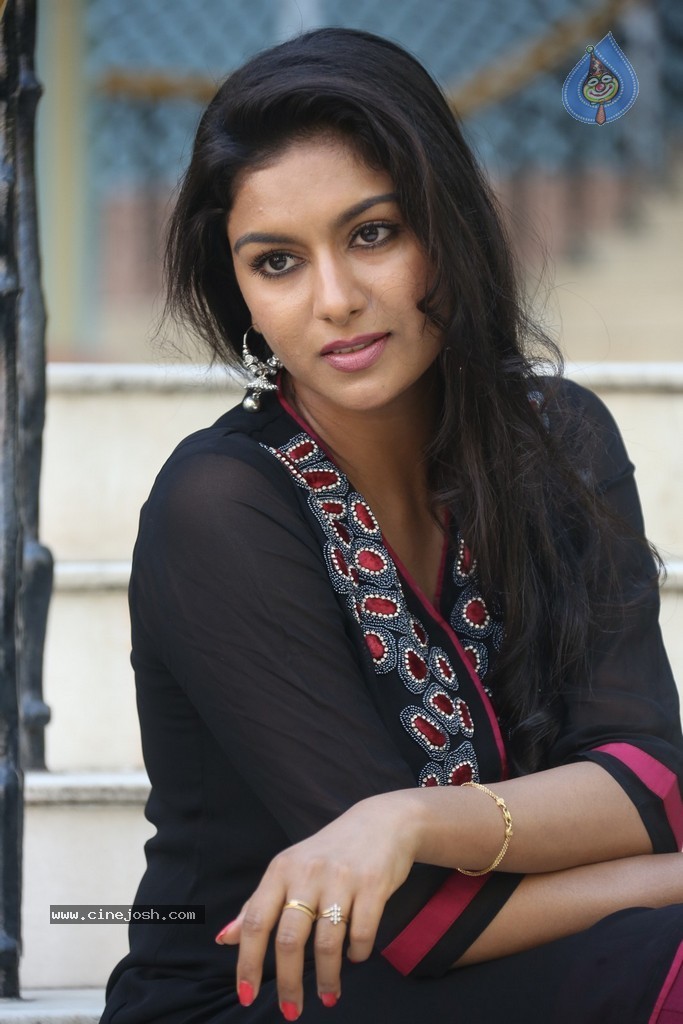 Akshitha Gallery - 7 / 53 photos