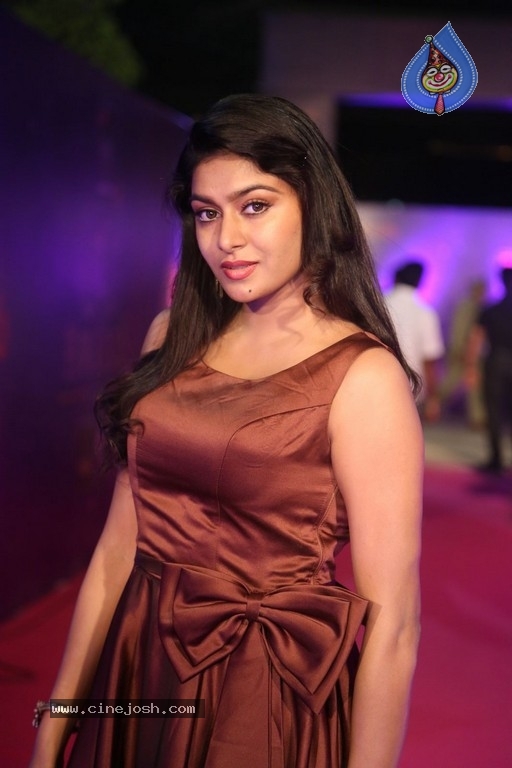 Akshithal at Zee Apsara Awards - 1 / 31 photos