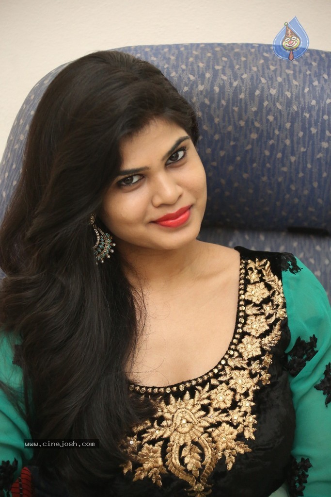 Alekhya New Photos - 34 / 89 photos