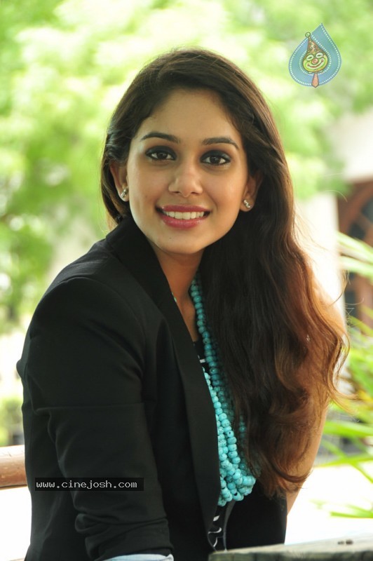 Alisha Gallery - 13 / 39 photos