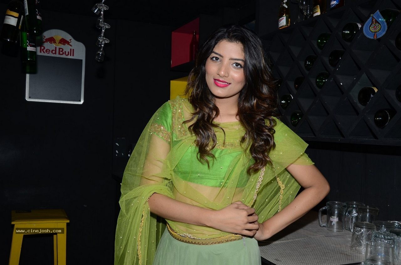 Aliya Khan New Photos - 18 / 22 photos