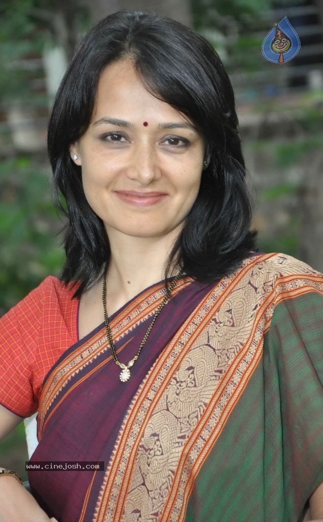 Amala Akkineni Stills - 11 / 64 photos