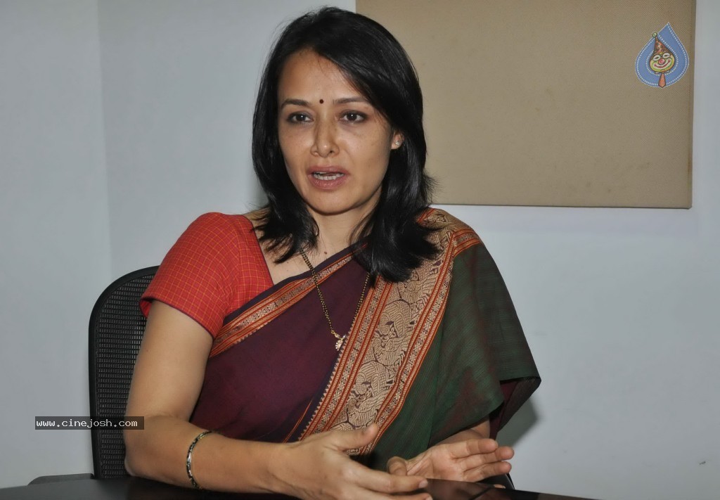 Amala Akkineni Stills - 32 / 64 photos