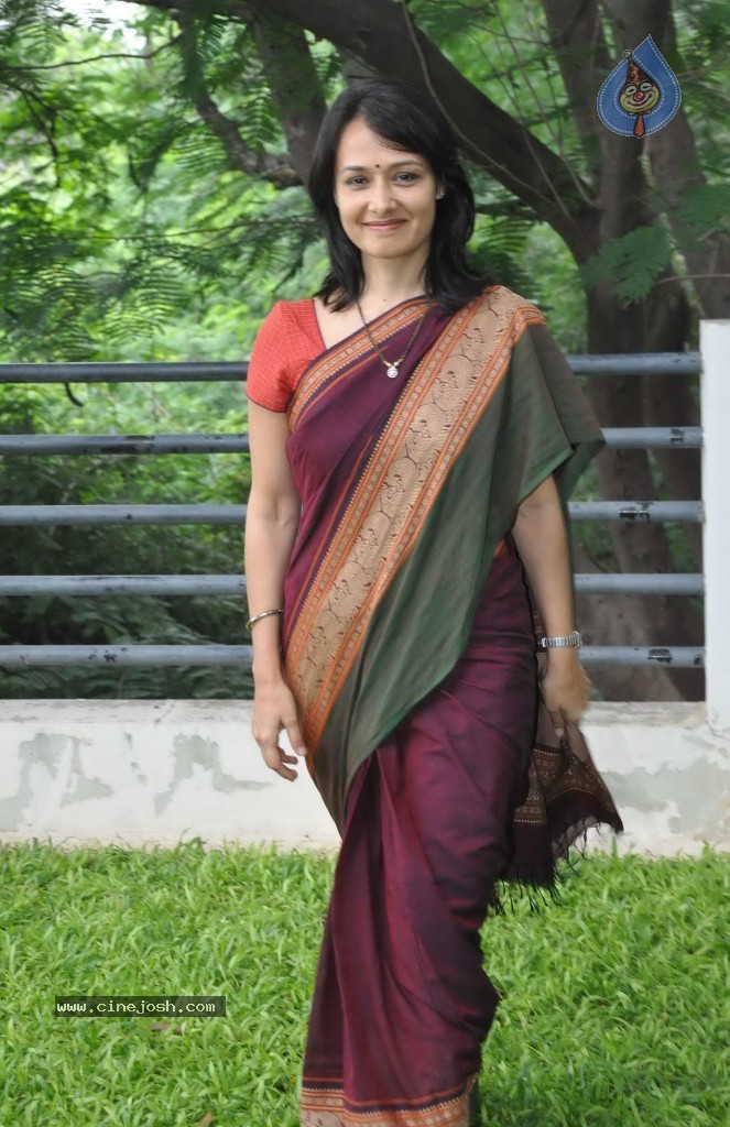 Amala Akkineni Stills - 44 / 64 photos