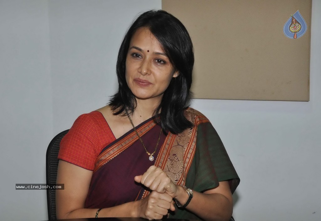 Amala Akkineni Stills - 54 / 64 photos