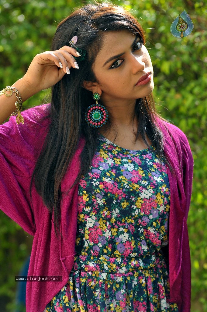 Amala Paul Hot Gallery - 41 / 52 photos