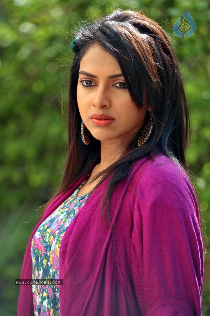 Amala Paul Hot Gallery - 45 / 52 photos