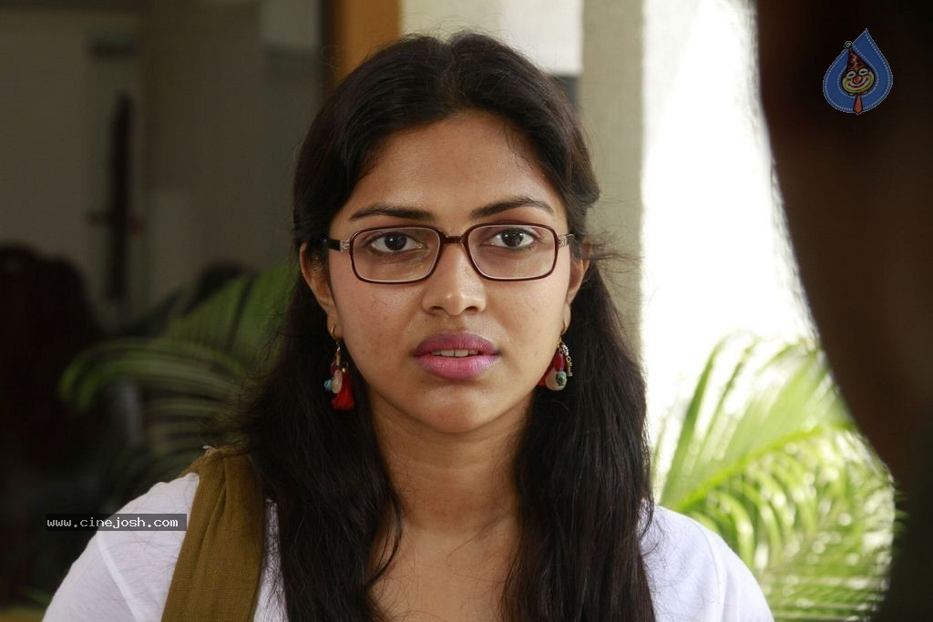 Amala Paul Latest Photos - 33 / 98 photos