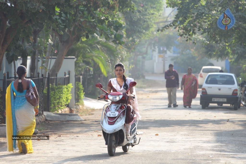 Amala Paul New Gallery - 31 / 58 photos