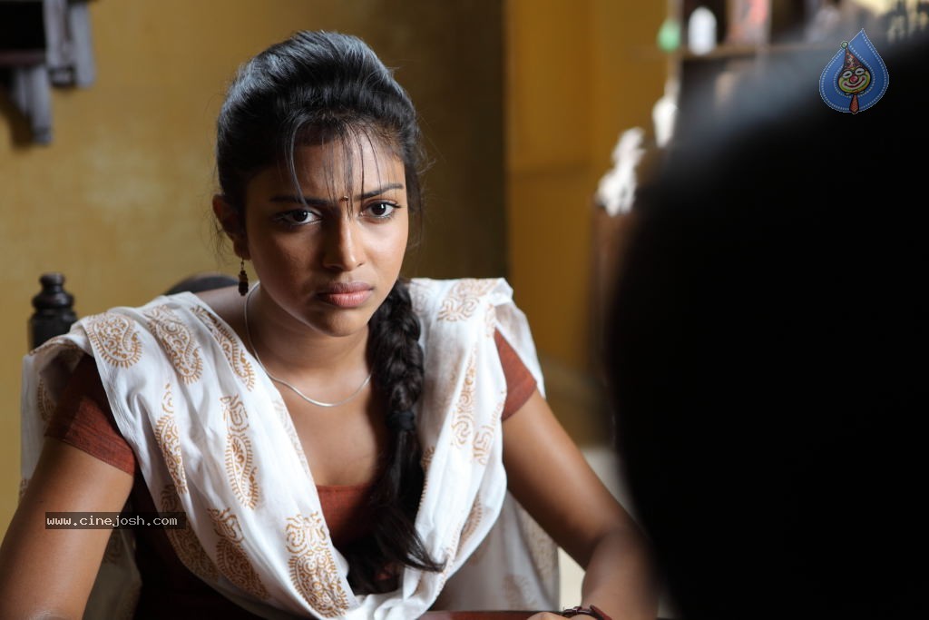Amala Paul New Gallery - 35 / 58 photos