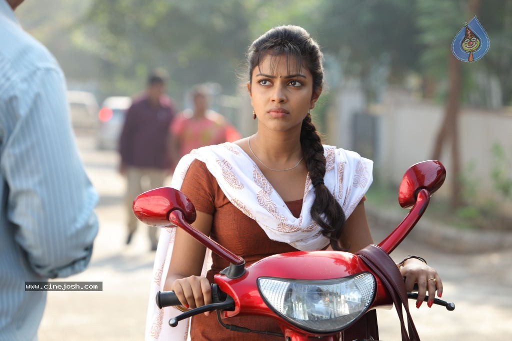 Amala Paul New Gallery - 49 / 58 photos