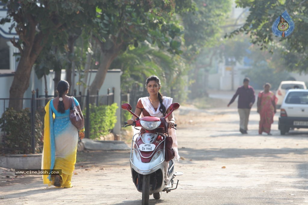 Amala Paul New Gallery - 54 / 58 photos