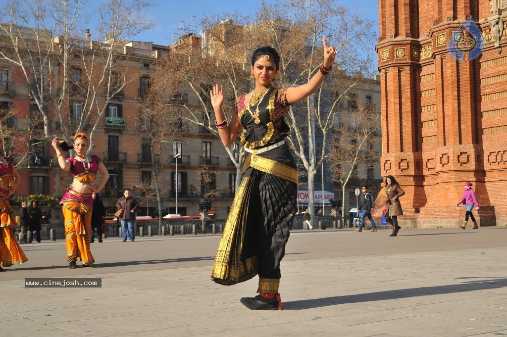 Amala Paul New Photos - 2 / 95 photos