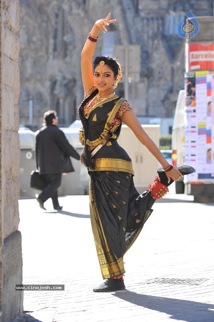 Amala Paul New Photos - 24 / 95 photos