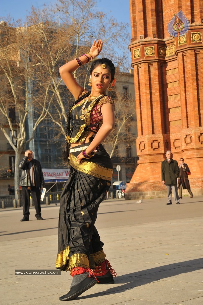 Amala Paul New Photos - 36 / 95 photos