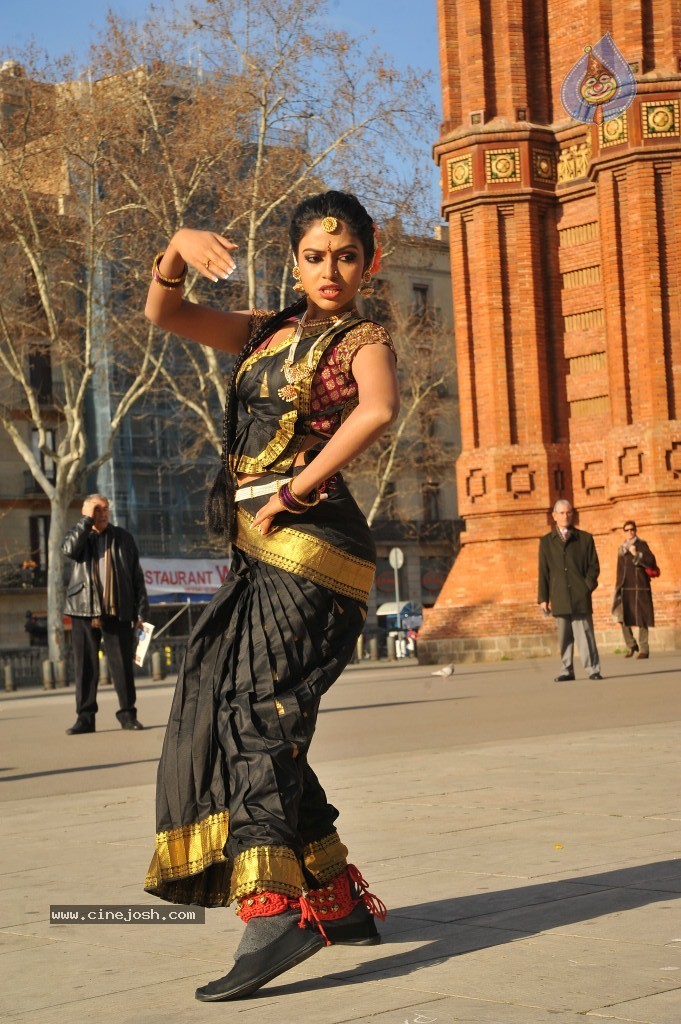 Amala Paul New Photos - 91 / 95 photos