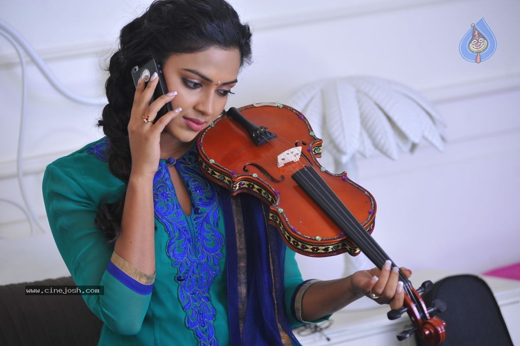 Amala Paul New Photos - 32 / 60 photos